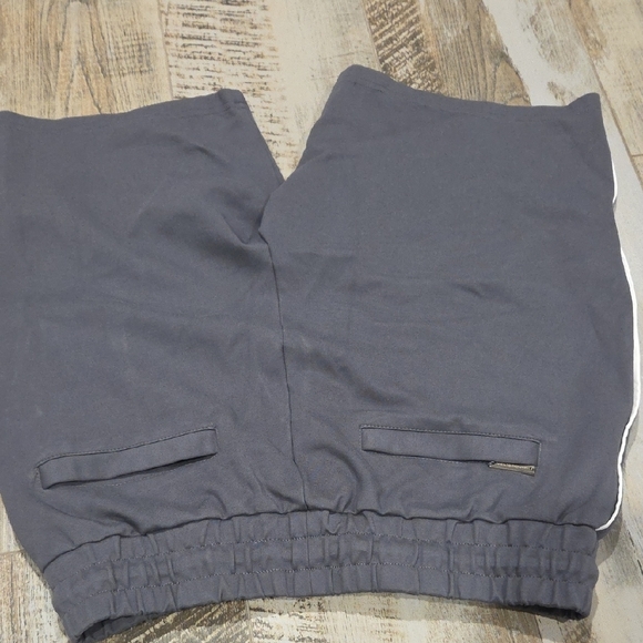 Maniere De Voir Gray Athletic Shorts Minimalist Design - Picture 2 of 4